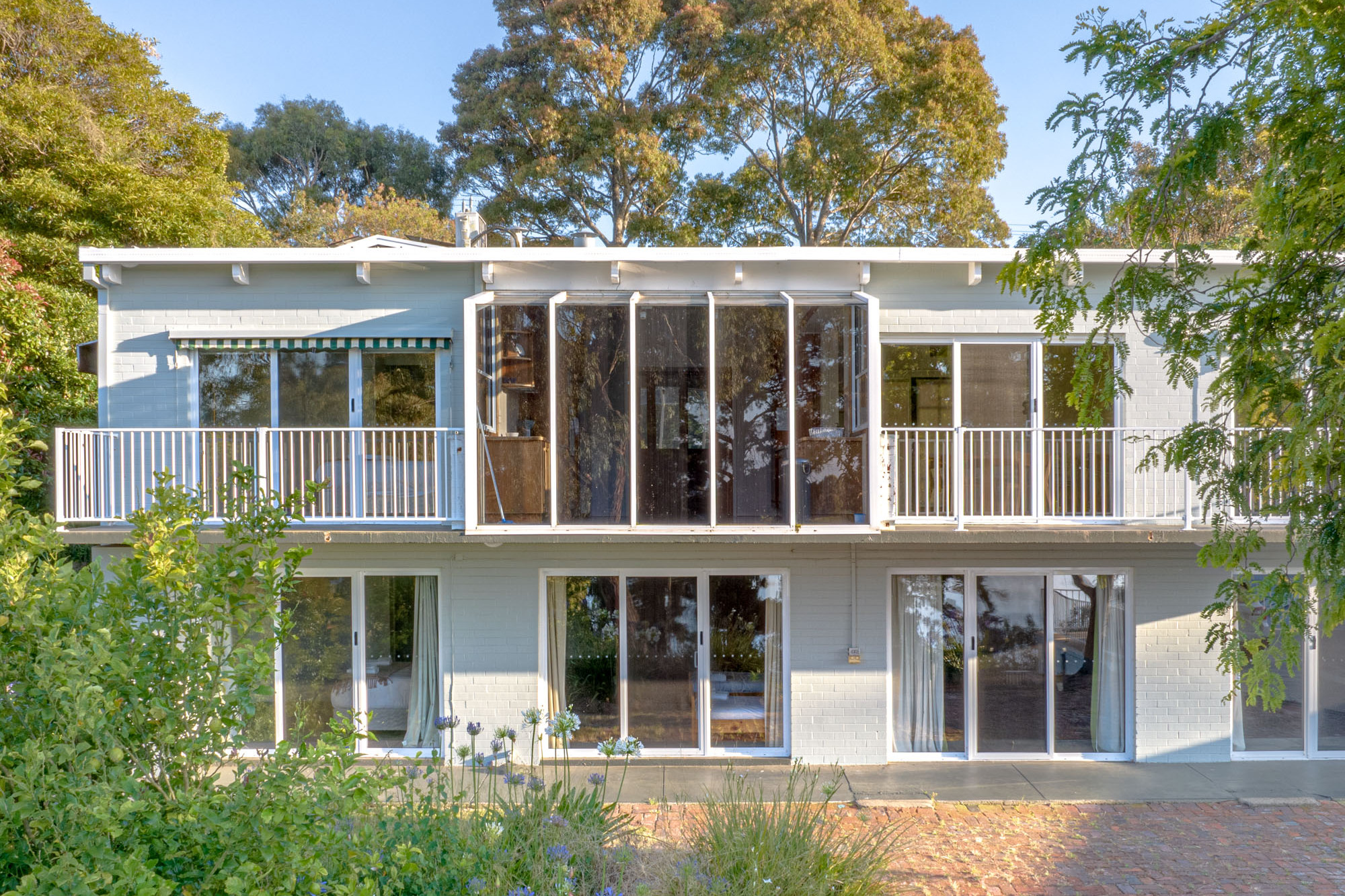 Newlands - Waterfront Retreat