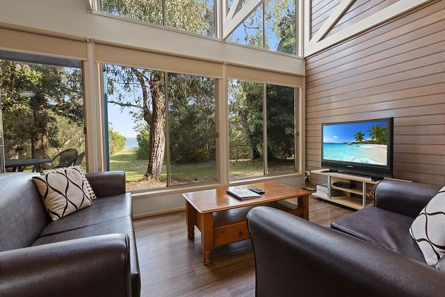 Omeo - Waterfront Retreat